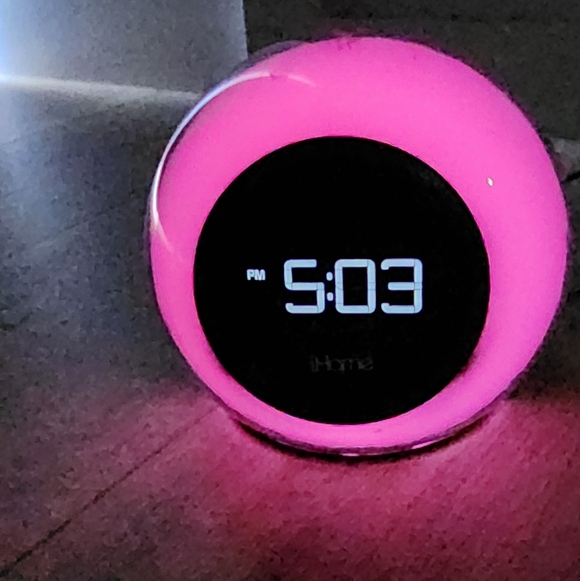 iHome Bluetooth Digital Alarm Clock - Picture 16 of 16